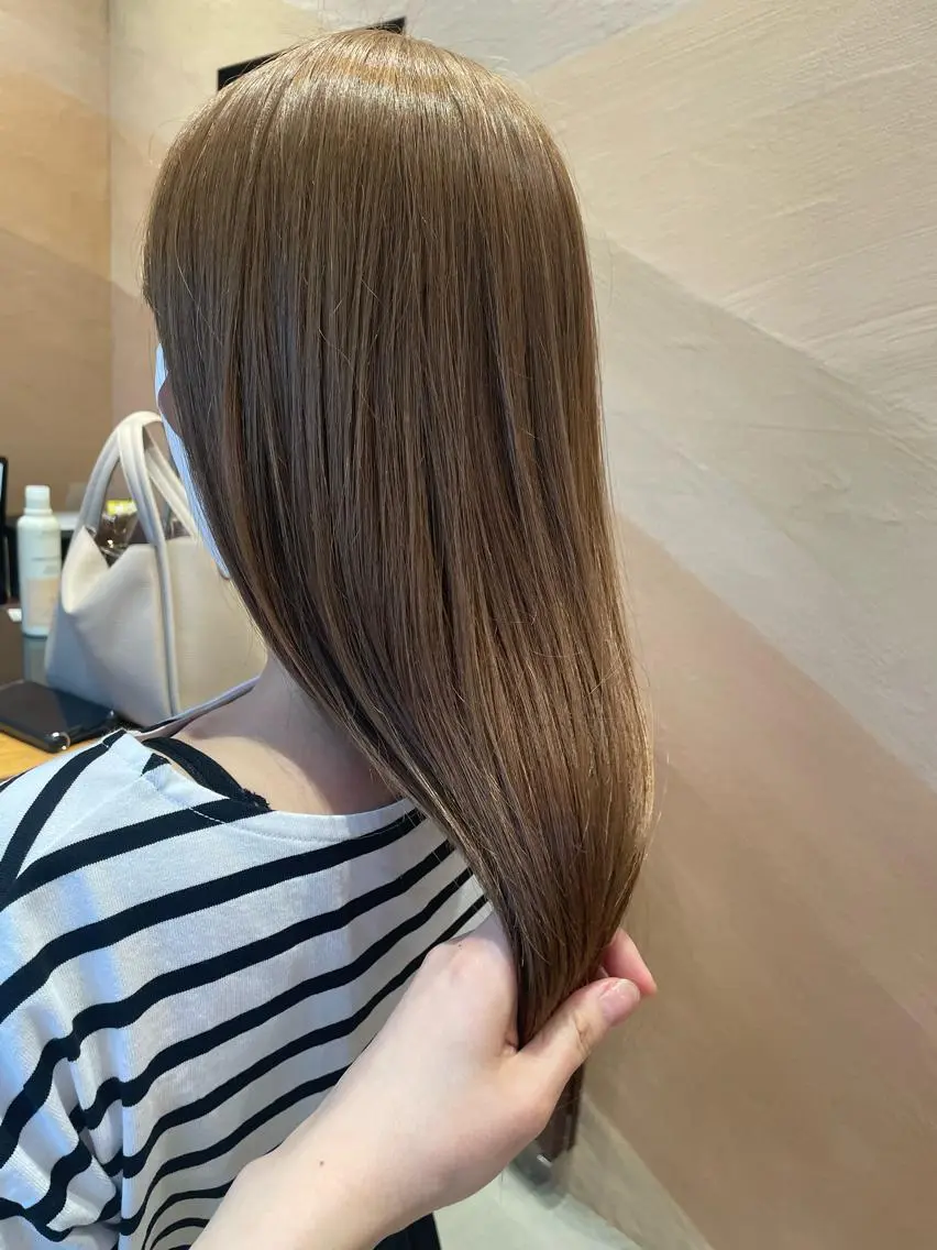 セミロング カラー カット ヘアカラー Hatsune 🐯レイヤーカットのヘアスタイル