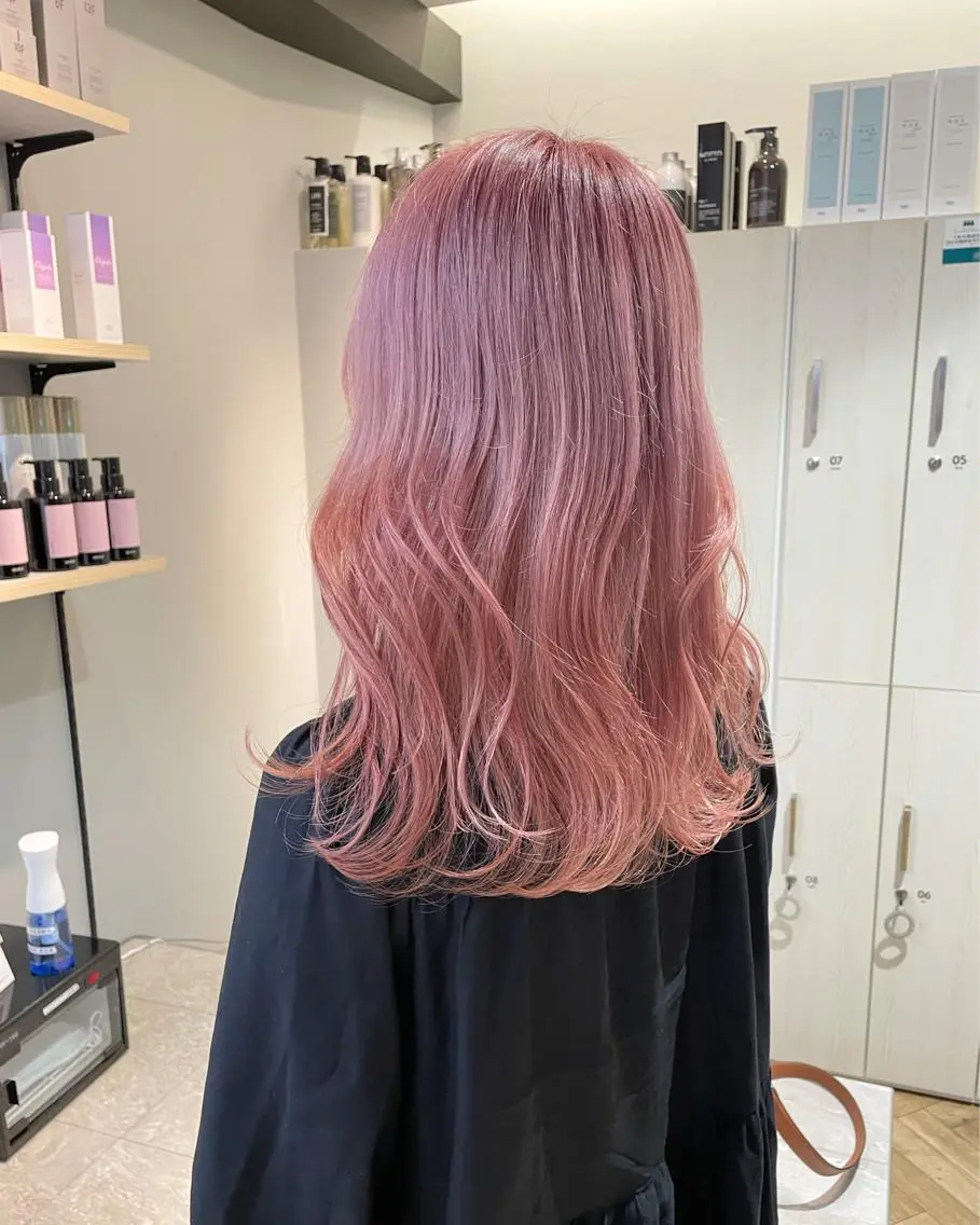 セミロング カラー ピンクカラー 浦野 剛志のヘアスタイル