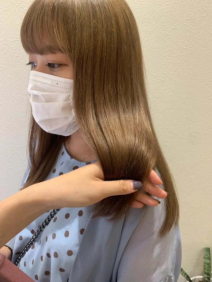 ロング カラー ベージュカラー ハイトーンカラー ハイトーンベージュ カット ヘアカラー トリートメント hubhair レイヤー/透明感のヘアスタイル