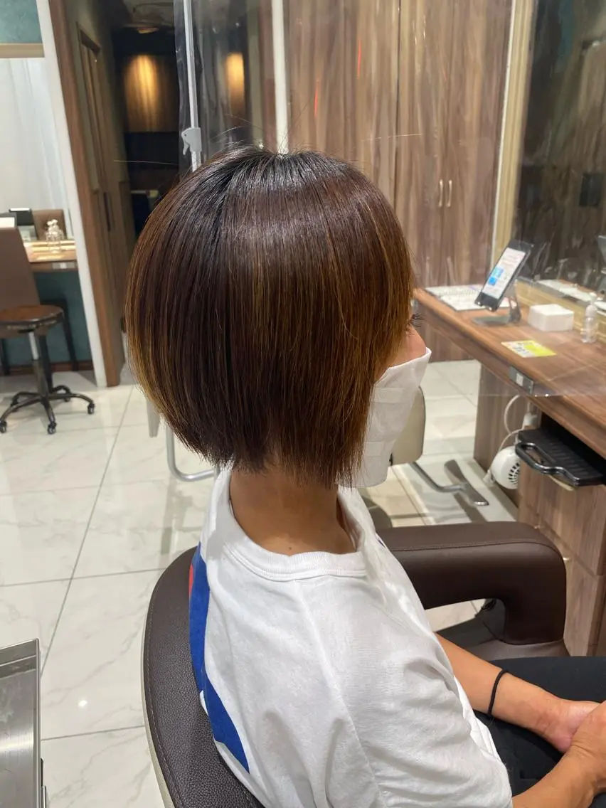 ショート ハイトーン&透明感 カラー☘️片山優陽のヘアスタイル