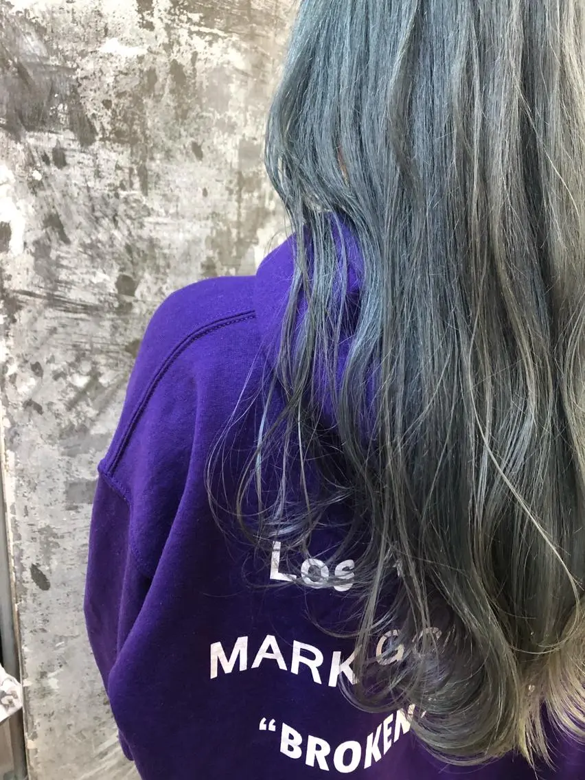ロング カラー ブリーチ ブルーカラー ブルージュ ケアブリーチ Pia ツボイ ケイタのヘアスタイル
