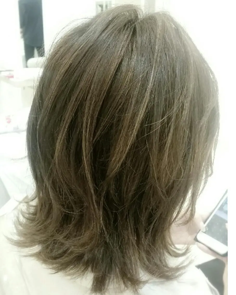 ミディアム カラー イルミナカラー 外国人風カラー 外ハネヘア 須賀 一美のヘアスタイル