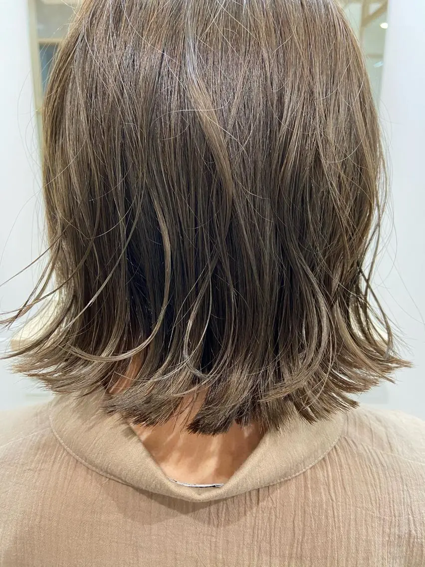 ショート カラー ベージュカラー ハイライトカラー オリーブベージュ ハイライト カット ヘアカラー トリートメント 岡崎勇人/レイヤー/ 韓国/ケラチンTRのヘアスタイル