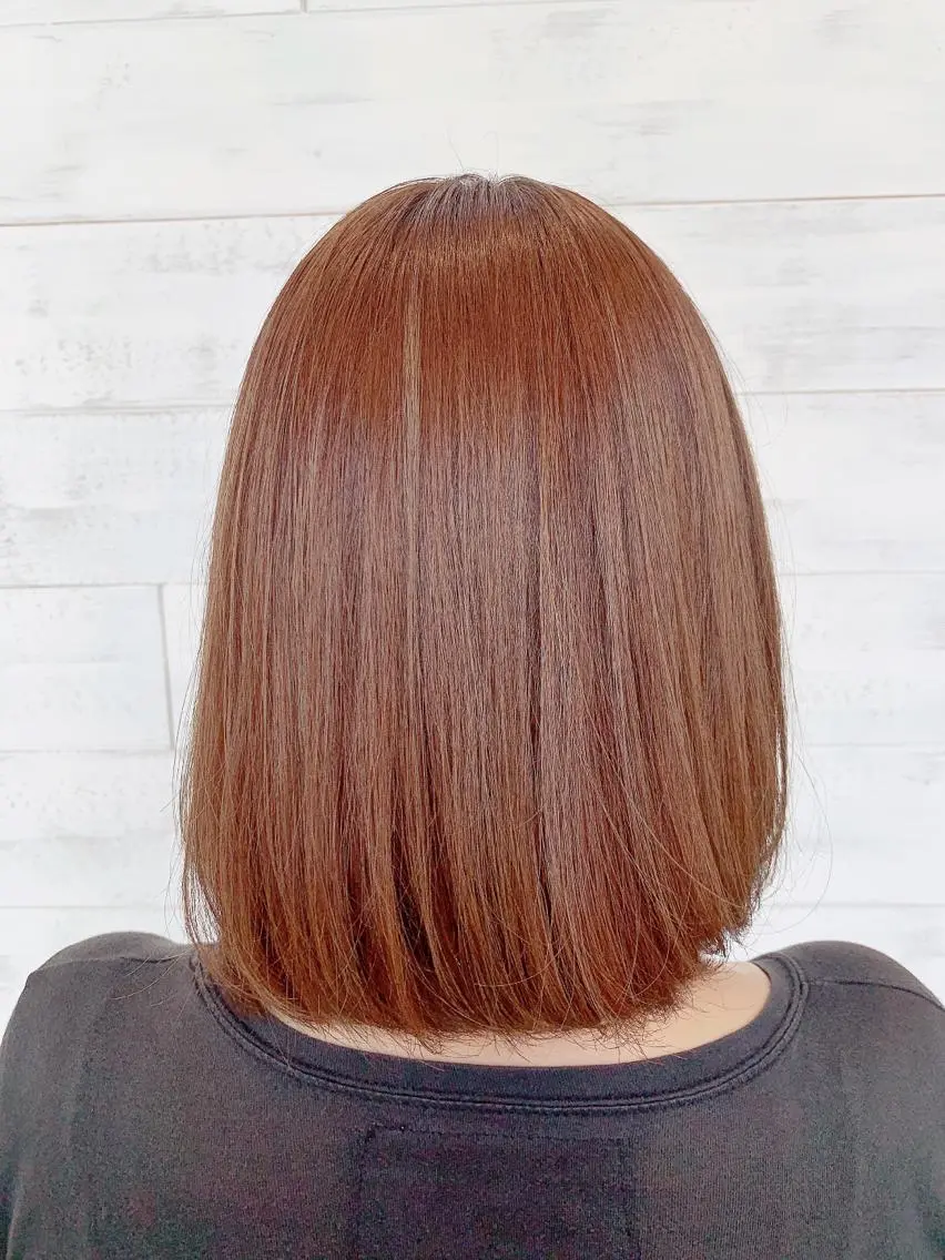 ショート カラー グレージュ オリーブグレージュ オリーブグレー ヘアカラー 大人レイヤー×艶髪 小久保　春暁のヘアスタイル