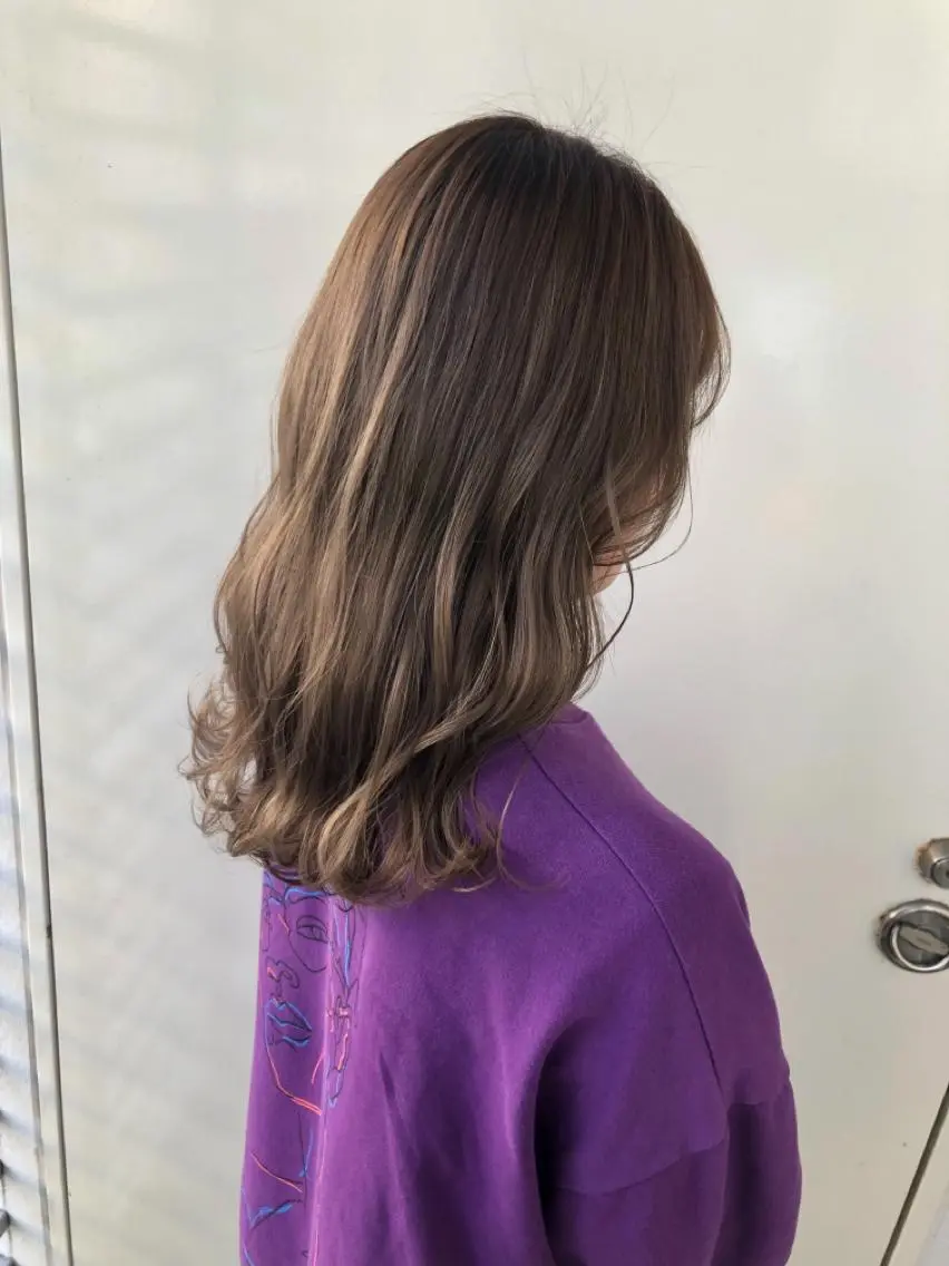 セミロング Zina 渋谷のヘアスタイル