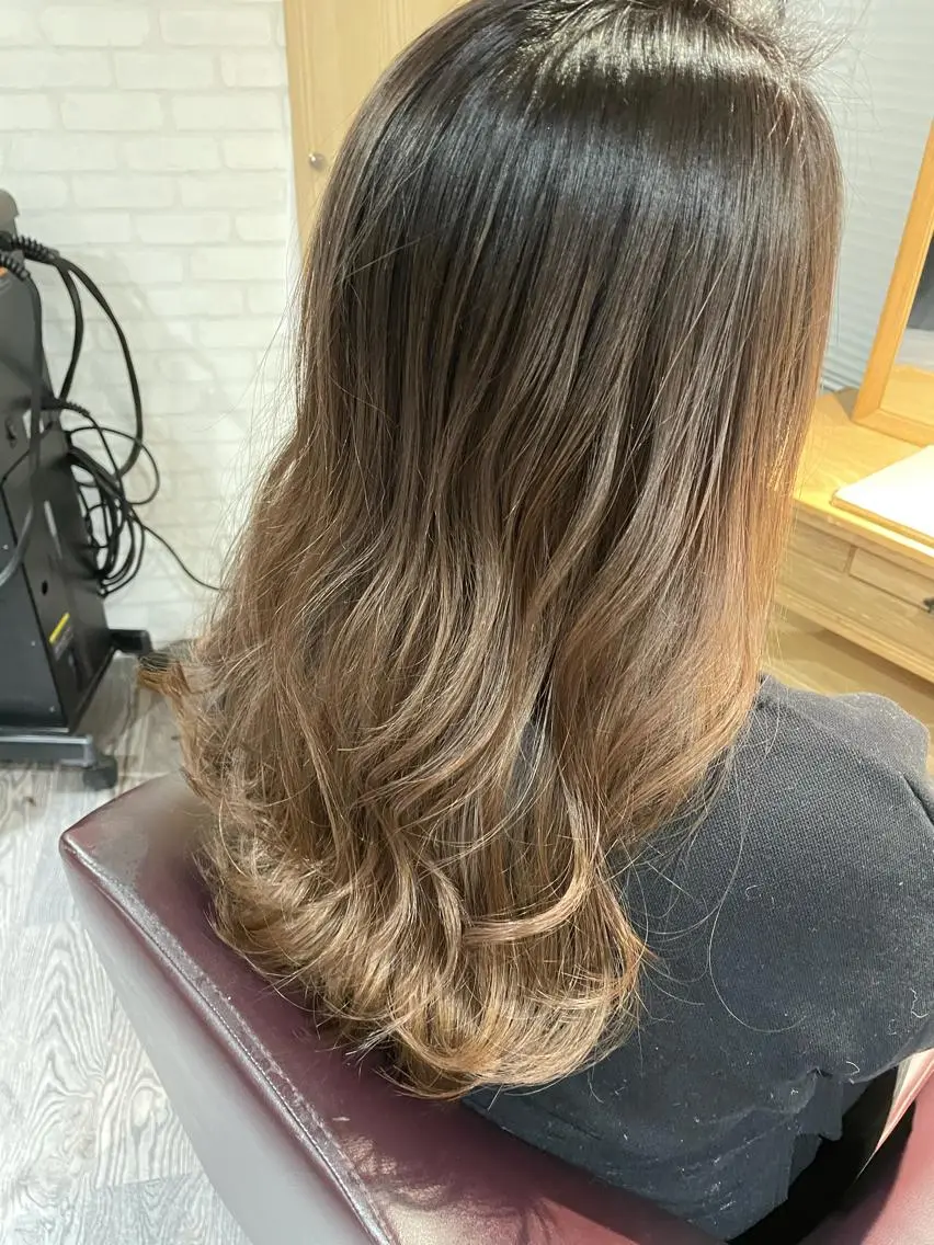 ロング カラー バレイヤージュ レイヤーカット ヘアカラー トリートメント レイヤー/ウルフ ハイトーンhiroのヘアスタイル