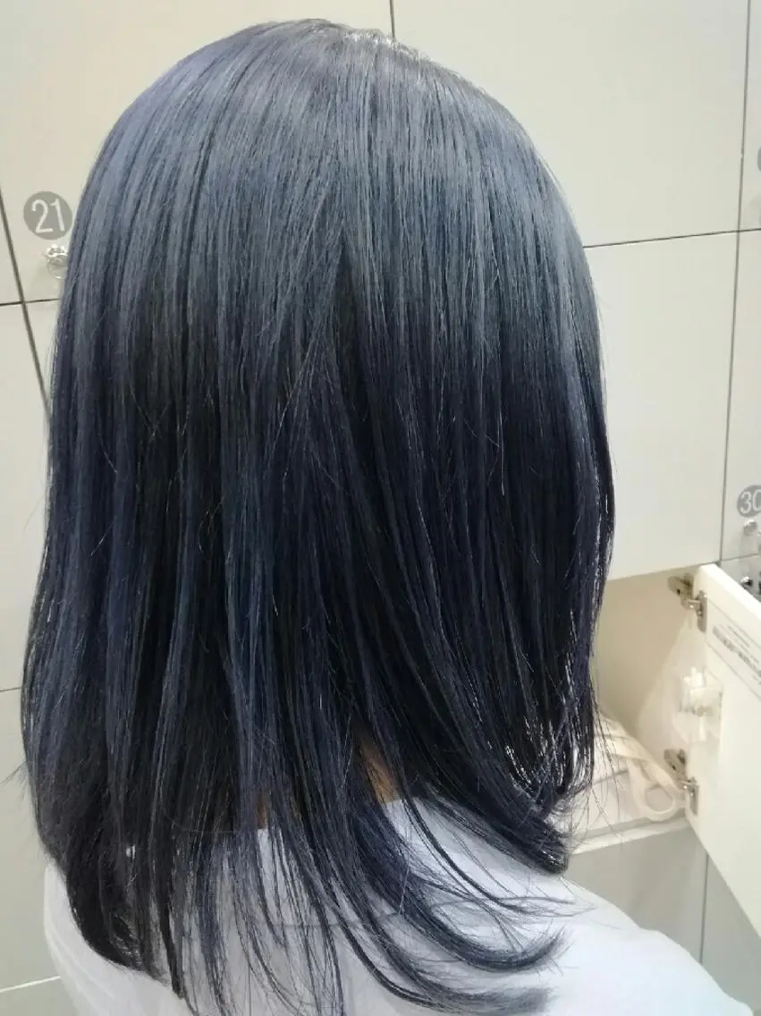 セミロング カラー ブリーチ たき  あいみのヘアスタイル