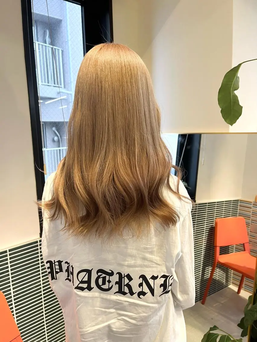 セミロング カラー ベージュカラー ブリーチ ヘアカラー トリートメント 🩷ハイトーン透明感 レイヤー🩷ユリカのヘアスタイル