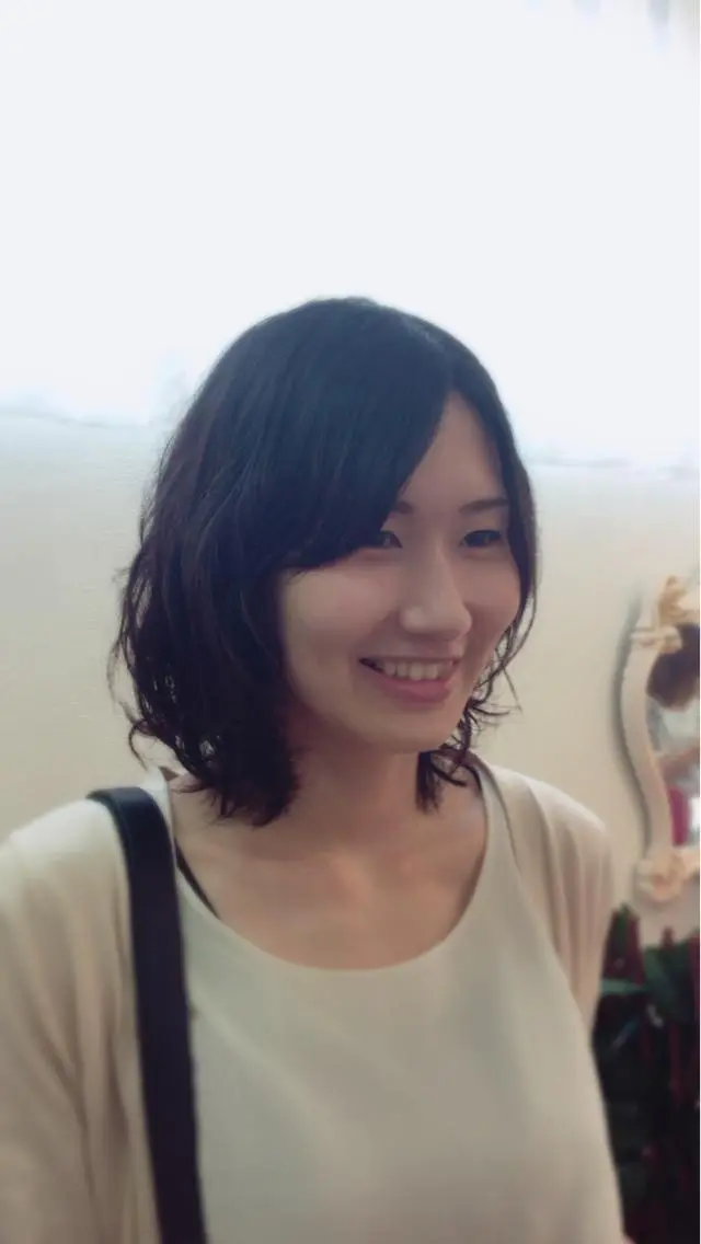 ミディアム ミディアムパーマ ティアラbyギャロ ティアラbyギャロのヘアスタイル