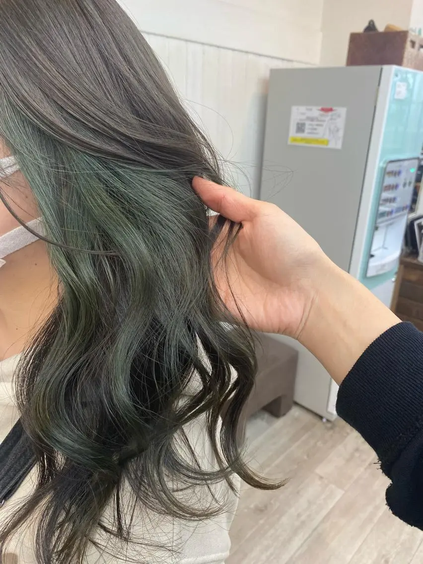 ロング カラー ヘアカラー トリートメント ☀️透明感color KURO☀️のヘアスタイル