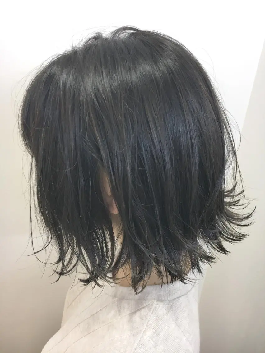 ショート ボブ ハイライト 外ハネヘア ヘアカラー 永井 大希のヘアスタイル