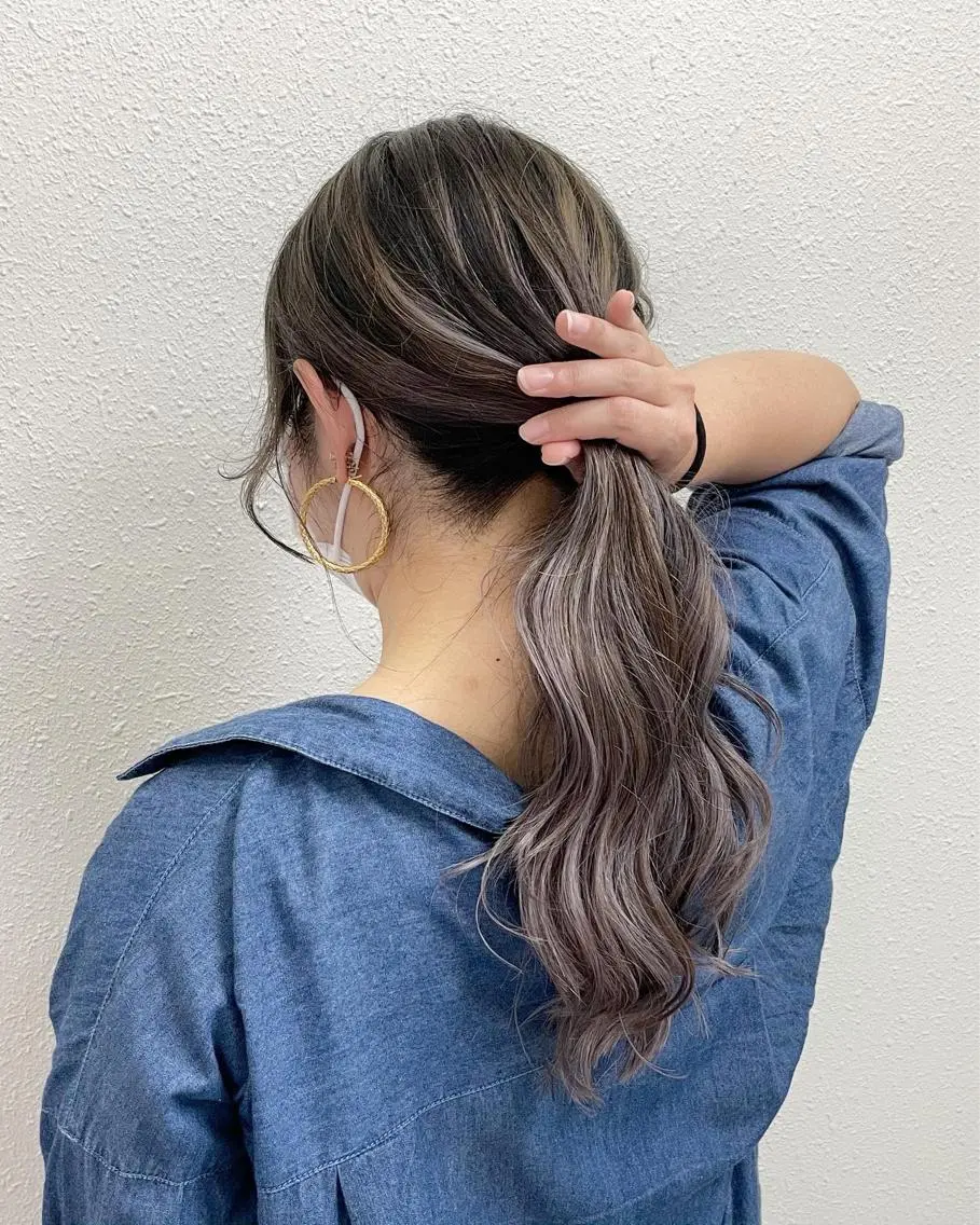 ロング カラー アッシュ アッシュグレー アッシュグレージュ バレイヤージュ ベージュカラー グレージュ💎 神戸孝哉のヘアスタイル