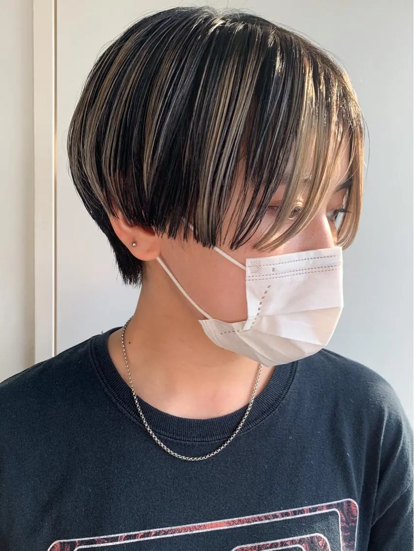 ショート 💜ショート💜 ウルフ、ボブ二色亜美のヘアスタイル