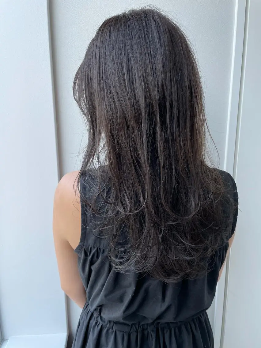セミロング 髪質改善 赤み消しカラー山本のヘアスタイル