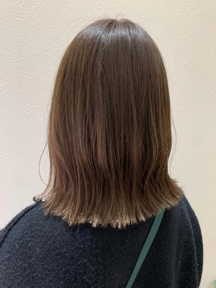 ミディアム カラー ブリーチ 透明感カラー グレージュ ブリーチなしカラー hubhair レイヤー/透明感のヘアスタイル