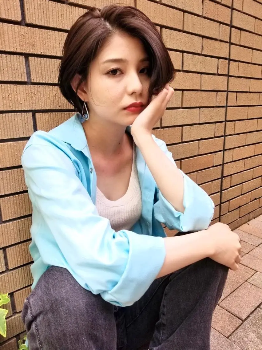 ショート カラー ハンサムショート 透明感カラー ハイライトカラー ハイトーンカラー ボブ 東 史夏のヘアスタイル