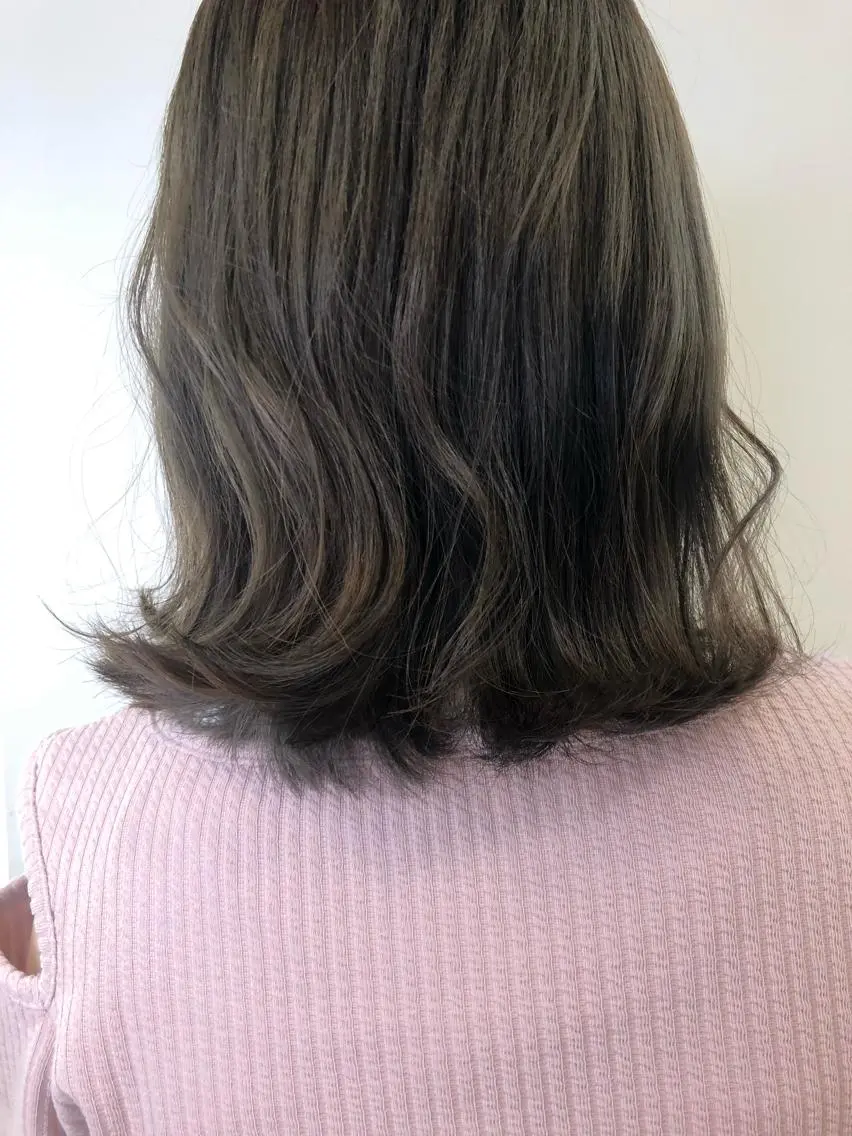セミロング カラー 透明感カラー グレージュ カット ヘアカラー トリートメント 松佐 ゆかりのヘアスタイル