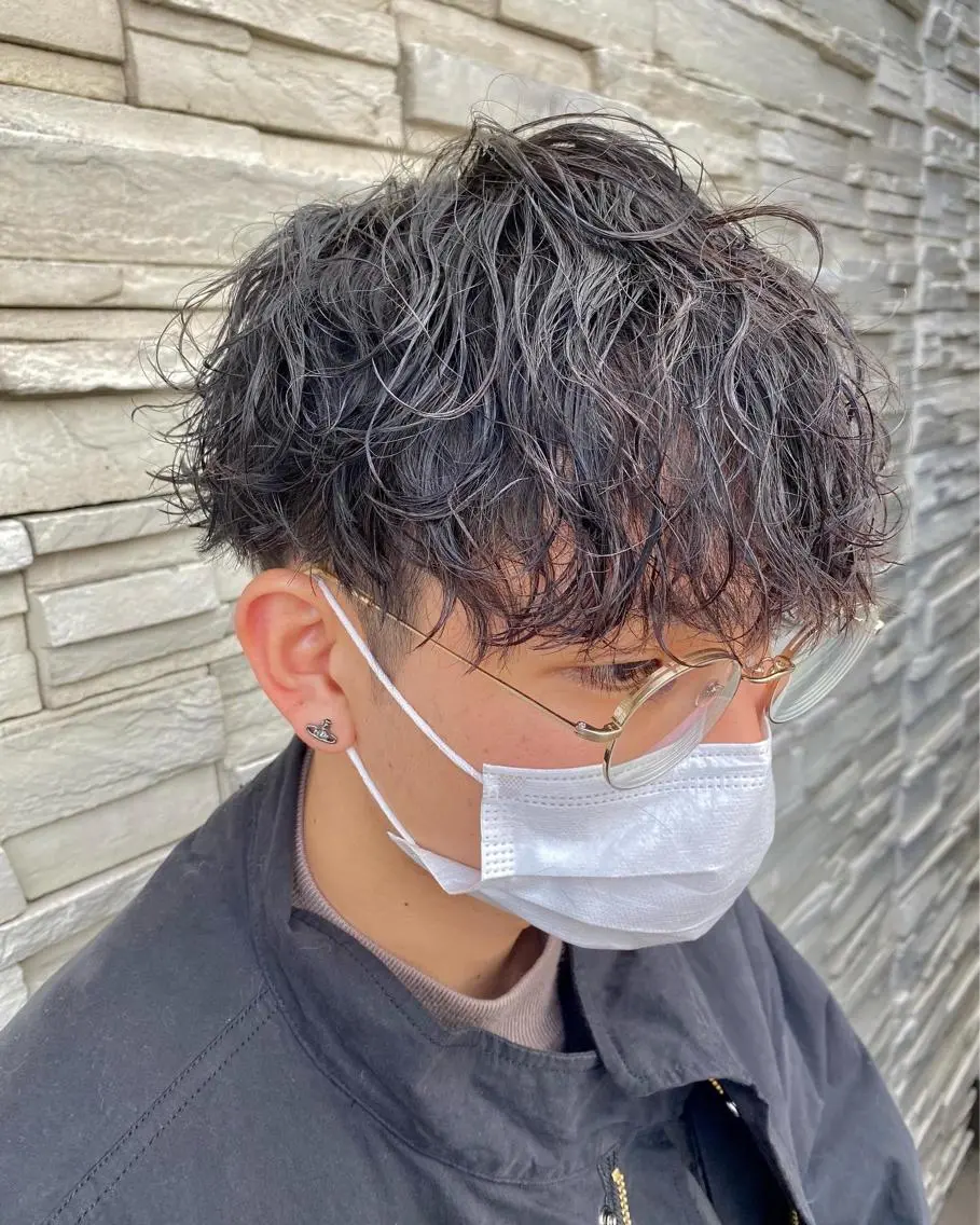 ショート パーマ メンズ マッシュ メンズパーマ 波巻きパーマ 塩谷黎✨イルミナ カラーメンズパーマ✨のヘアスタイル