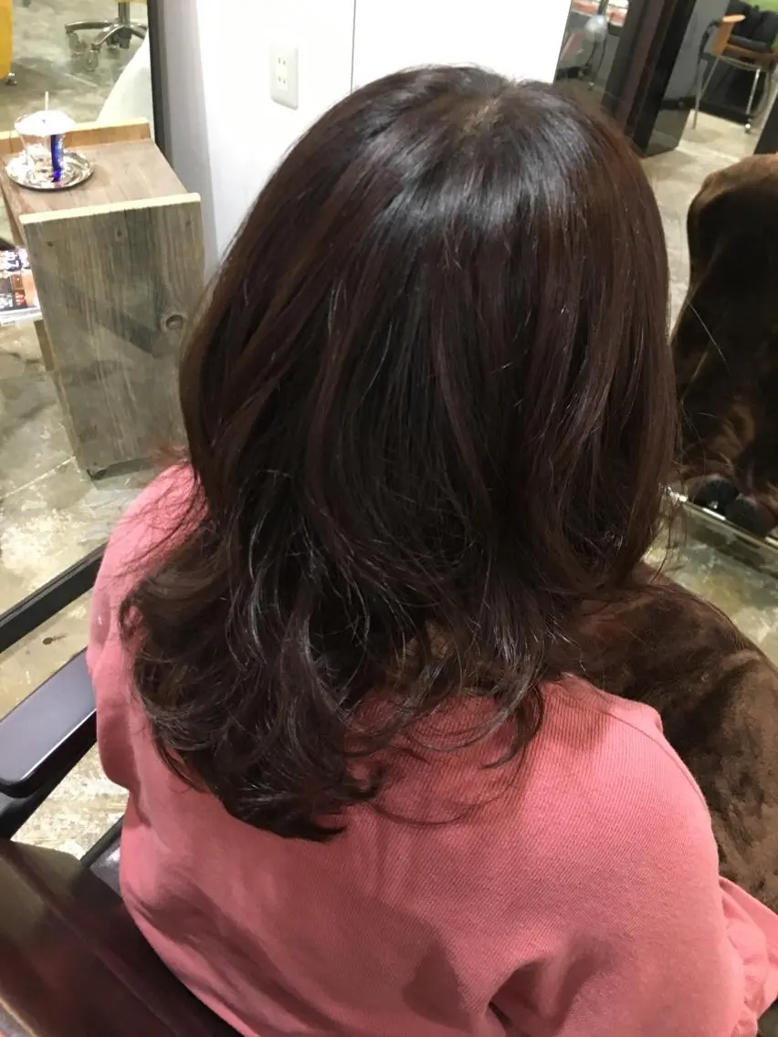 ミディアム ボブ 斜めバング レイヤーカット 三上 梨乃のヘアスタイル