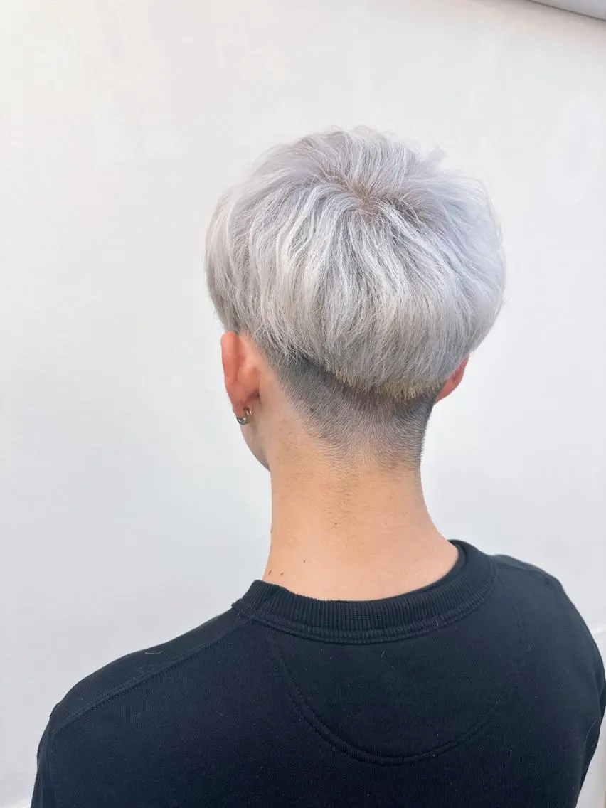 ショート メンズ メンズブリーチ 刈り上げ IN∞hair/ インヘアー/下伊福店のヘアスタイル