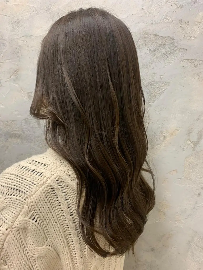 ロング カラー ブラウンカラー オリーブカラー 拝頭　奈枝 Beretのヘアスタイル