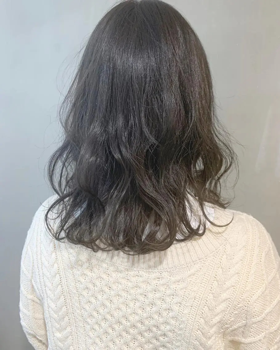セミロング カラー パーマ ヘアアレンジ メンズ キッズ マツエク・マツパ アディクシーカラー アッシュ アッシュグレー アッシュグレージュ グレージュ ウルフレイヤーカット /チヒロのヘアスタイル
