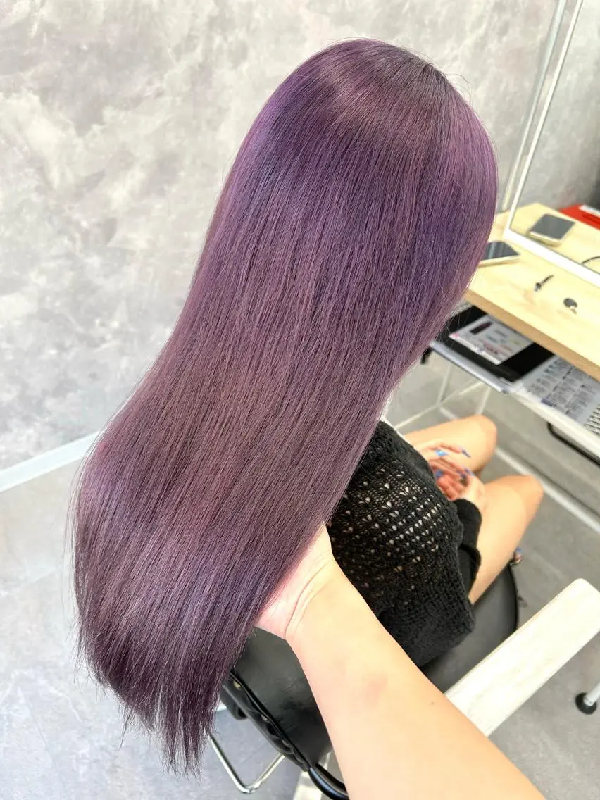 セミロング パープルカラー 髪質改善 ワンズリー中明度 店舗公式のヘアスタイル