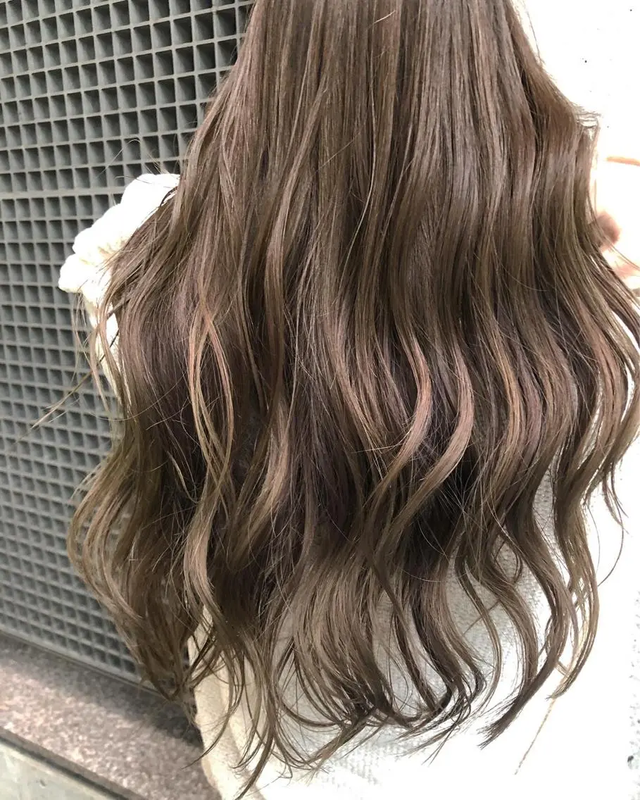 ロング カラー ベージュカラー ミルクティーベージュ MINX 渡邉由理のヘアスタイル