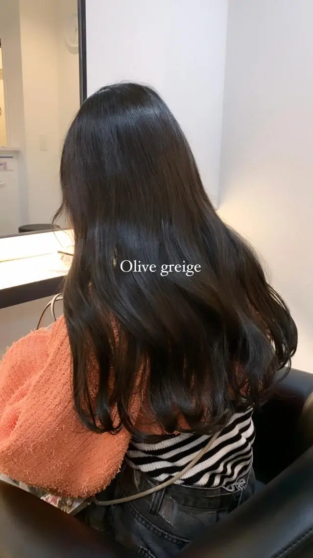 ロング カラー メンズ 透明感カラー グレージュ オリーブグレージュ オリーブグレー ヘアカラー トリートメント 落合希 Olivebeigeのヘアスタイル