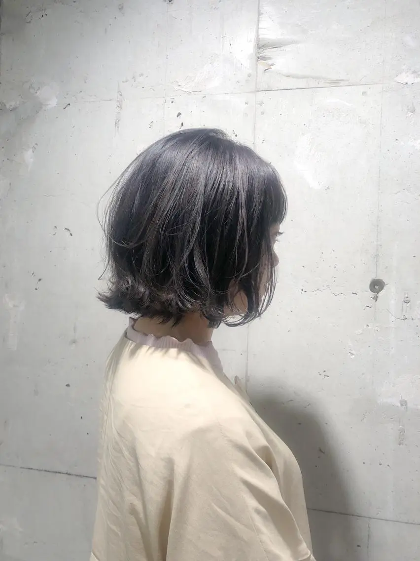 ミディアム カラー パーマ ヘアアレンジ メンズ キッズ ネイル マツエク・マツパ 子どものヘアアレンジ ダークグレー ボブ 外ハネヘア 当日予約⭕️ Rene’のヘアスタイル