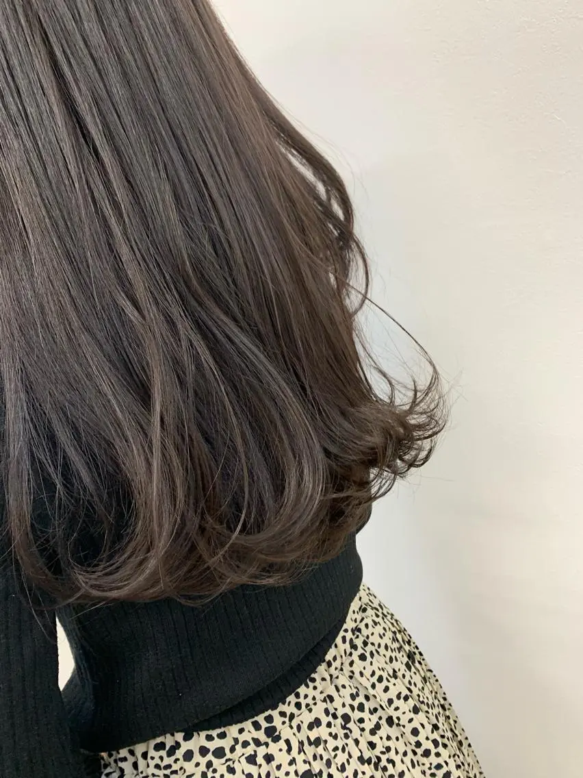 ロング アッシュ 石井 静のヘアスタイル