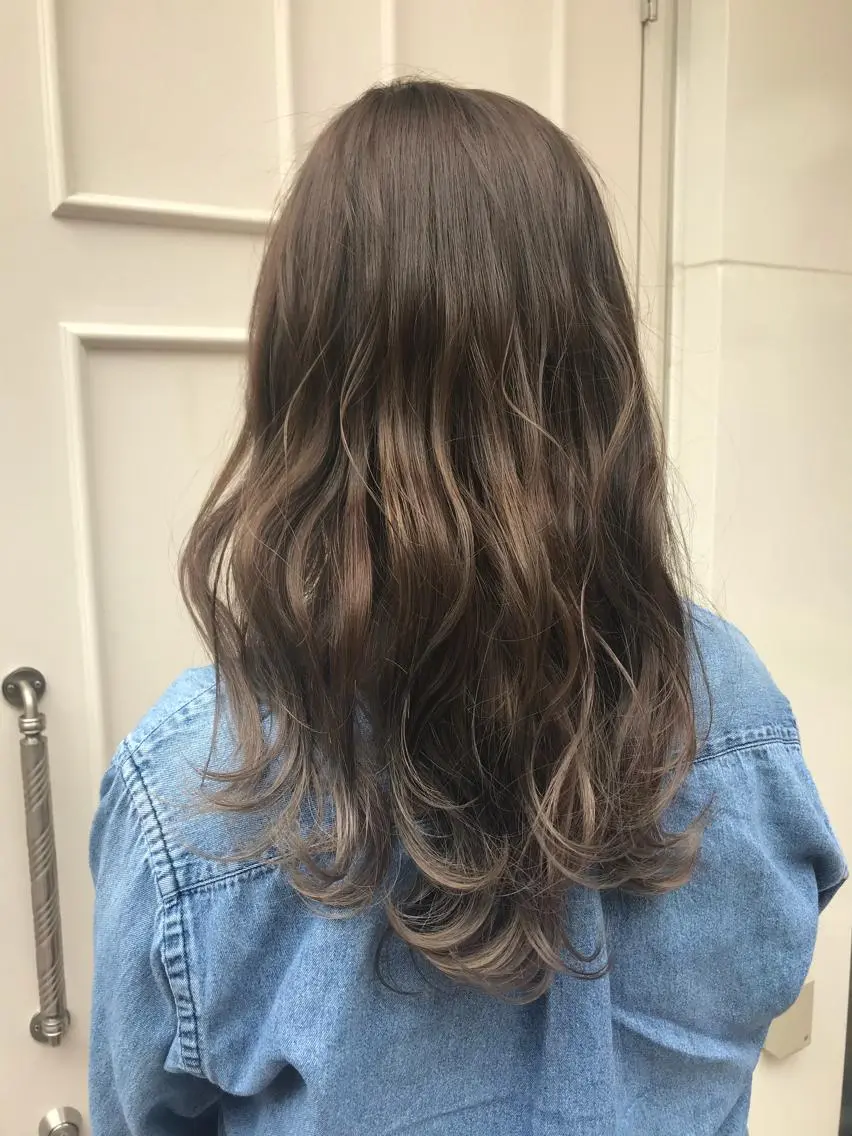 ロング カラー uru" すずきさゆりのヘアスタイル