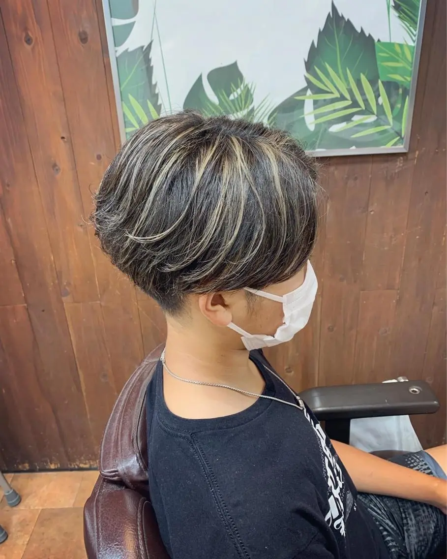 ショート カラー メッシュ 三谷 天兵のヘアスタイル