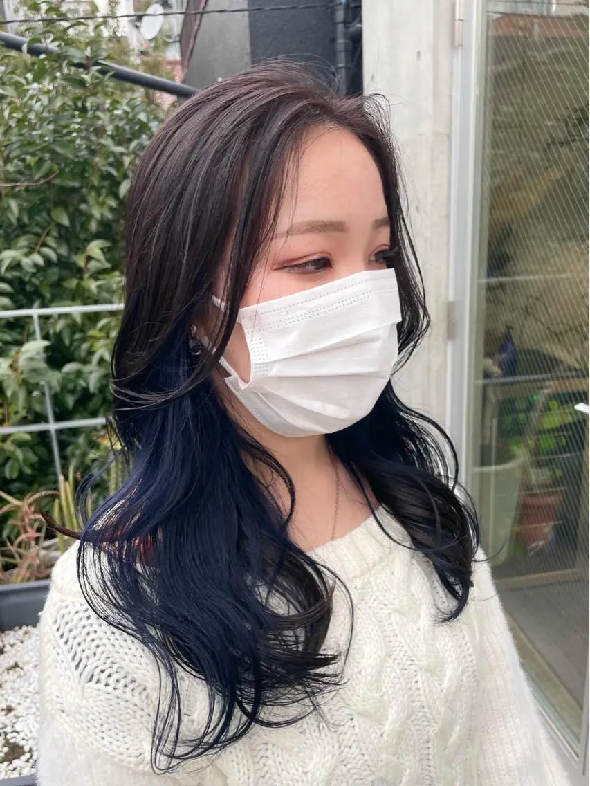 セミロング カラー インナーカラー 推し ブリーチ 髪質改善のヘアスタイル