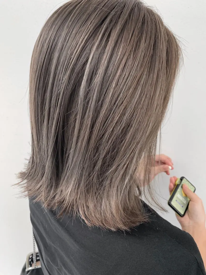 ミディアム カラー 初めてでも失敗しない 透明感カラー Miiのヘアスタイル