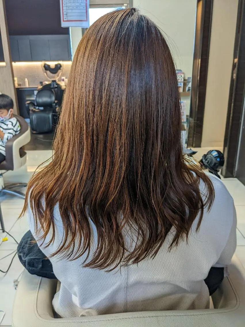ロング カット ヘアカラー 小嶺 麗華のヘアスタイル