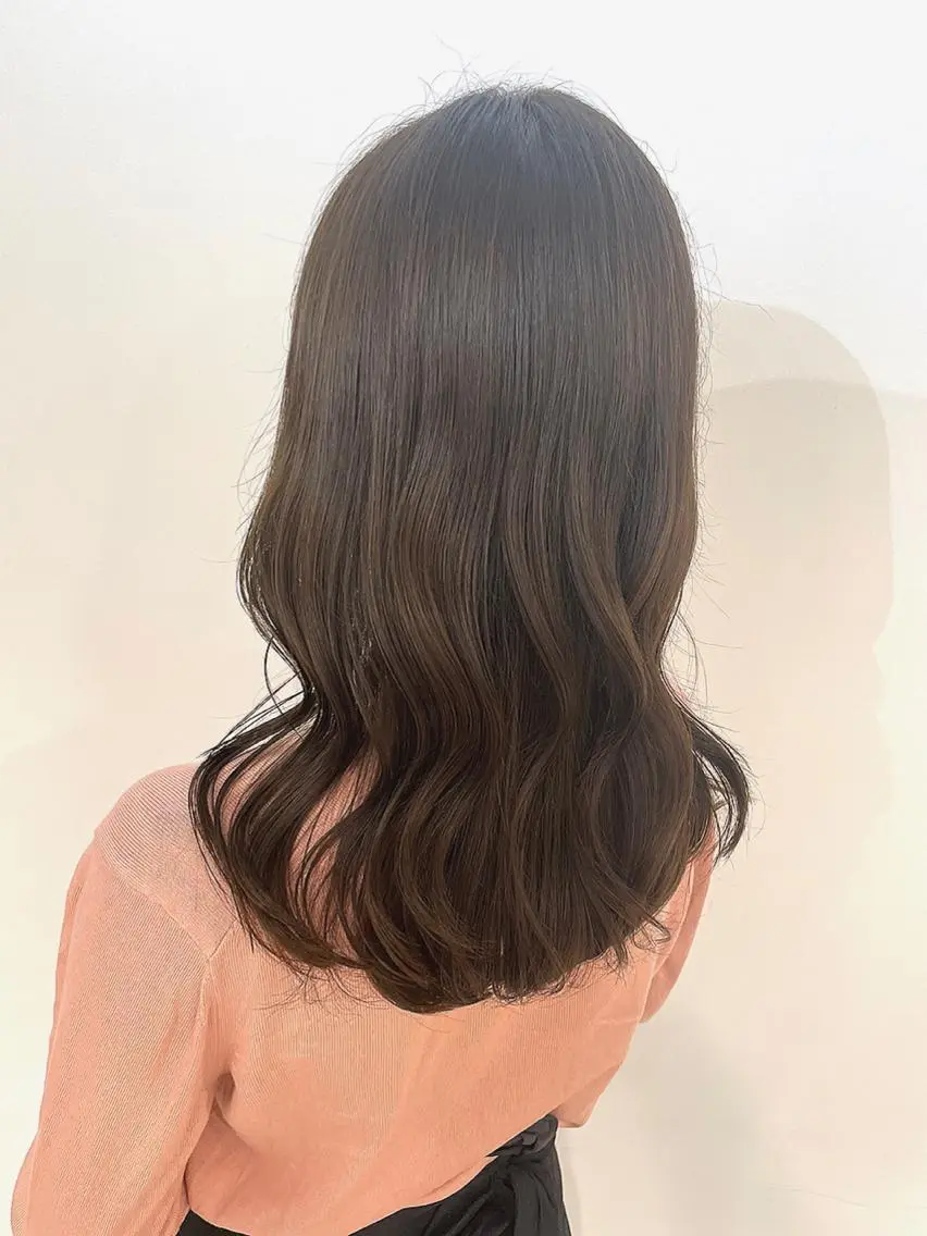 セミロング カラー ヘアカラー 佐藤 梨里花 ❤︎のヘアスタイル