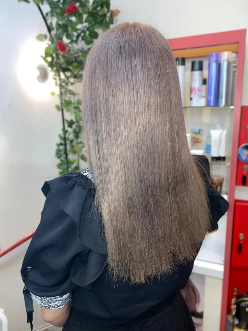 ロング アッシュ ヘアカラー ゆぴ☾‪/推しカラー /ハイトーンのヘアスタイル