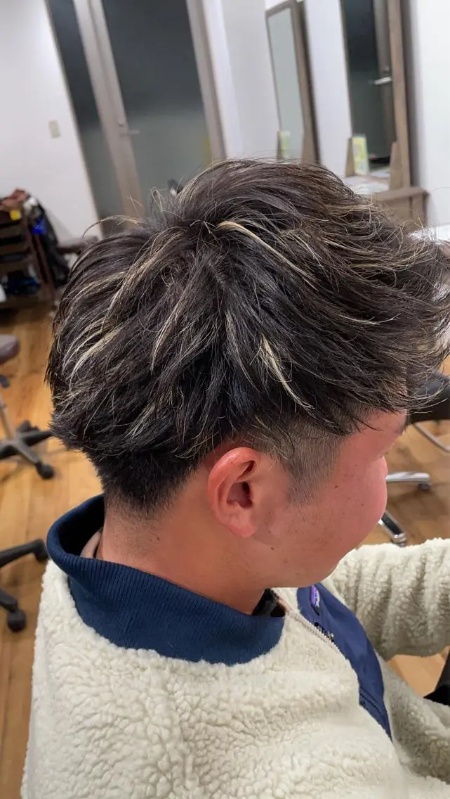 メンズ メンズハイライト ハイトーン髪質改善 家中貴典のヘアスタイル