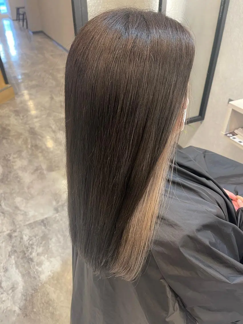 ロング カラー ベージュカラー イヤリングカラー 猪ノ原 弘子のヘアスタイル