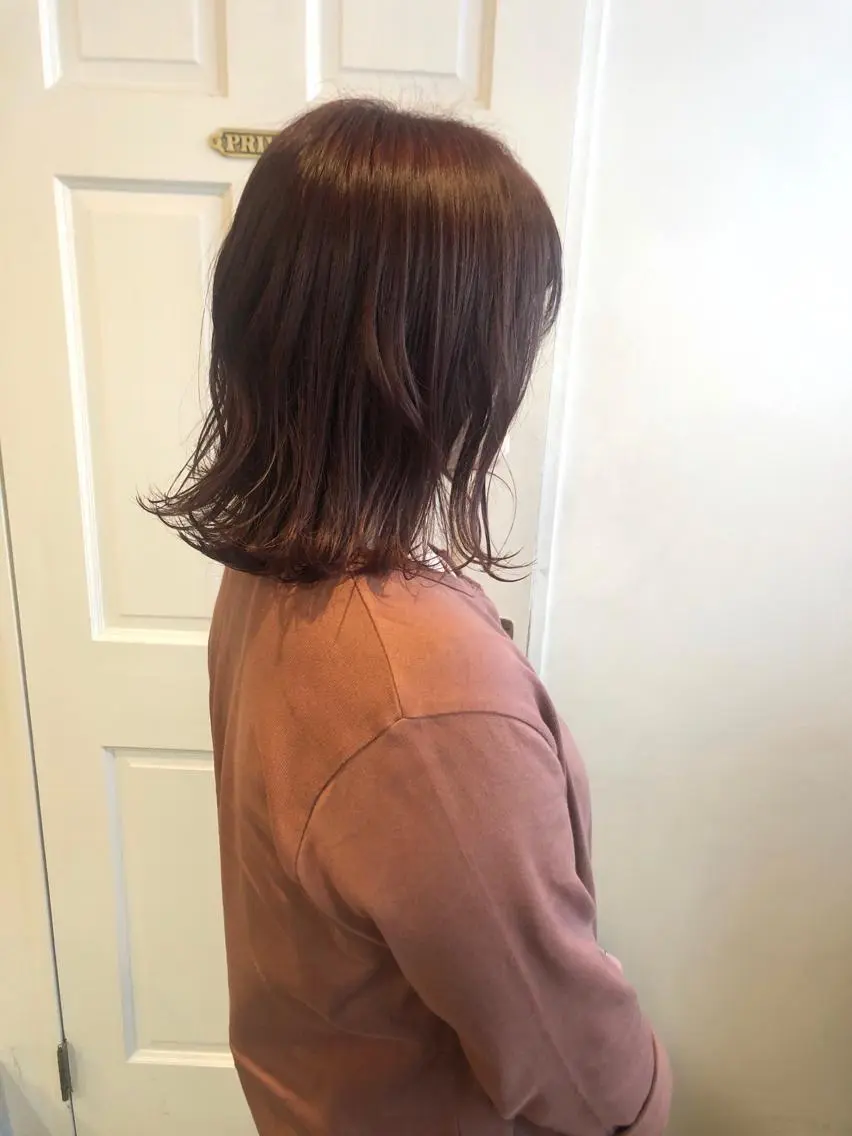 ミディアム カラー カット ヘアカラー トリートメント MIOベージュカラー 柔らかいカラーのヘアスタイル
