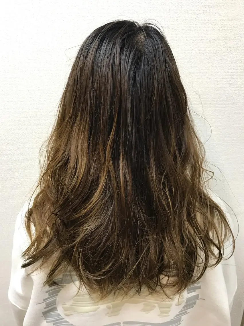 ロング パーマ カット ヘアカラー トリートメント 吉森 満俊のヘアスタイル