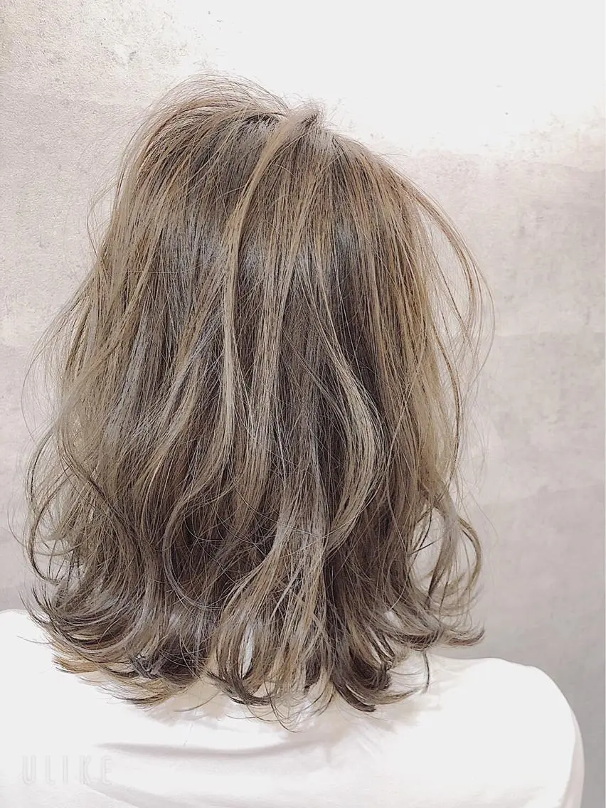 ミディアム カラー 𝑺𝒂𝒌𝒊 🩶マンツーマン施術のヘアスタイル