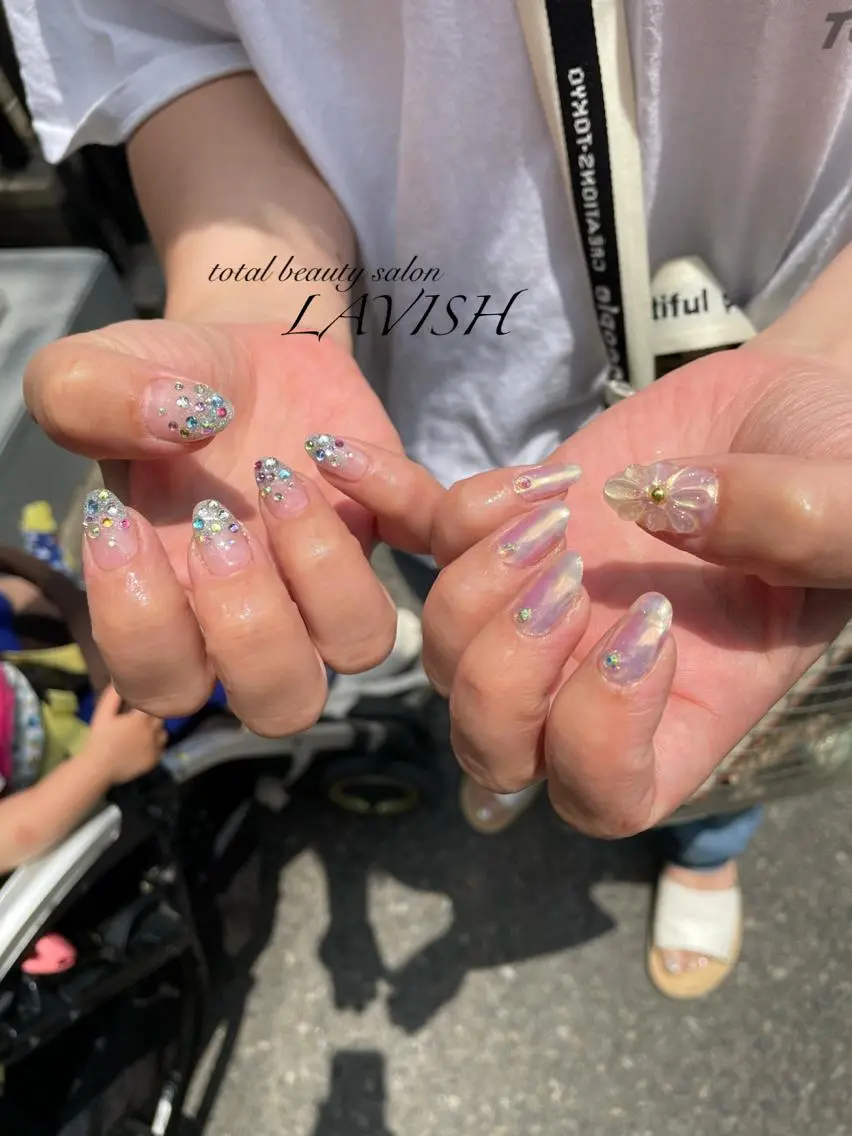 ネイル LAVISH 大和店 emi・:*+のネイルデザイン