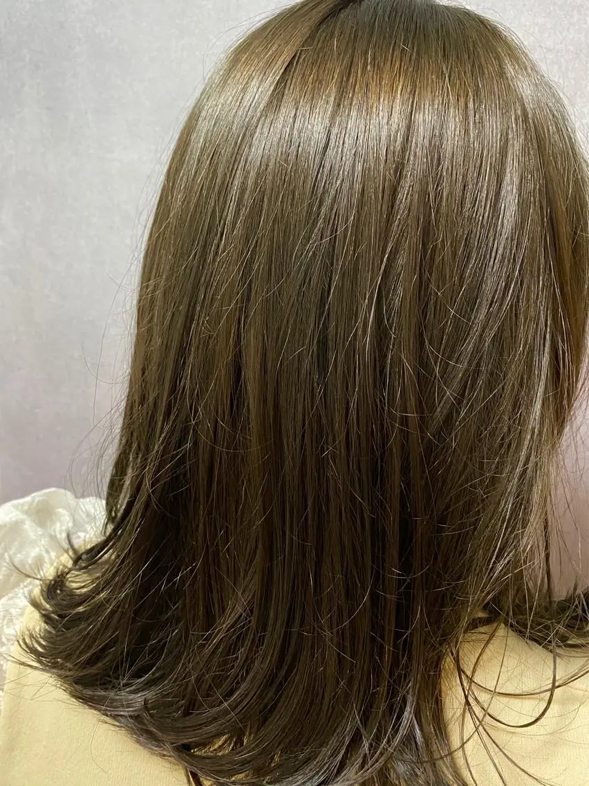 カラー ベージュカラー オリーブベージュ 奥村 奈々加のヘアスタイル