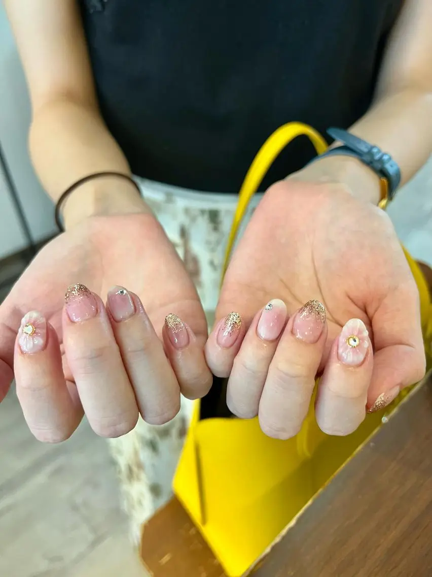 ネイル ハンドネイル 新井 風花のネイルデザイン