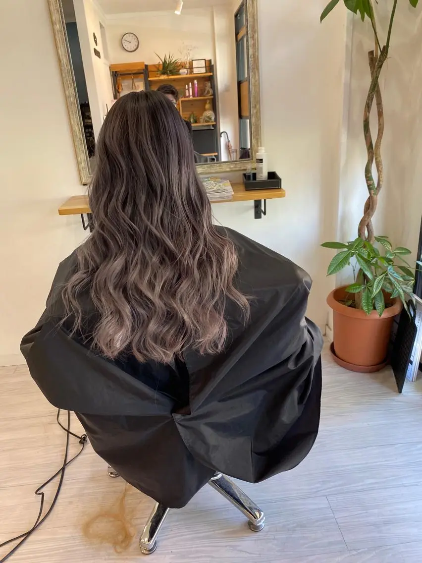 セミロング レイヤーカット ashida yuukiのヘアスタイル