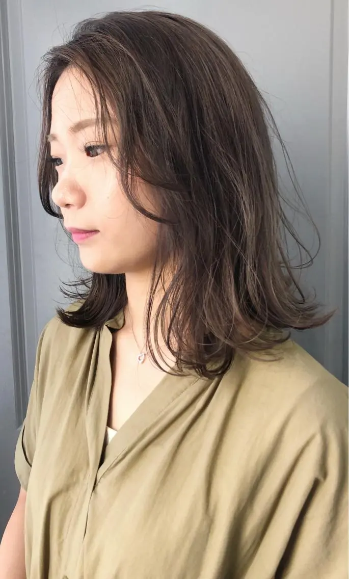 ミディアム カラー ブリーチ ケアブリーチ グレージュ Pia ツボイ ケイタのヘアスタイル