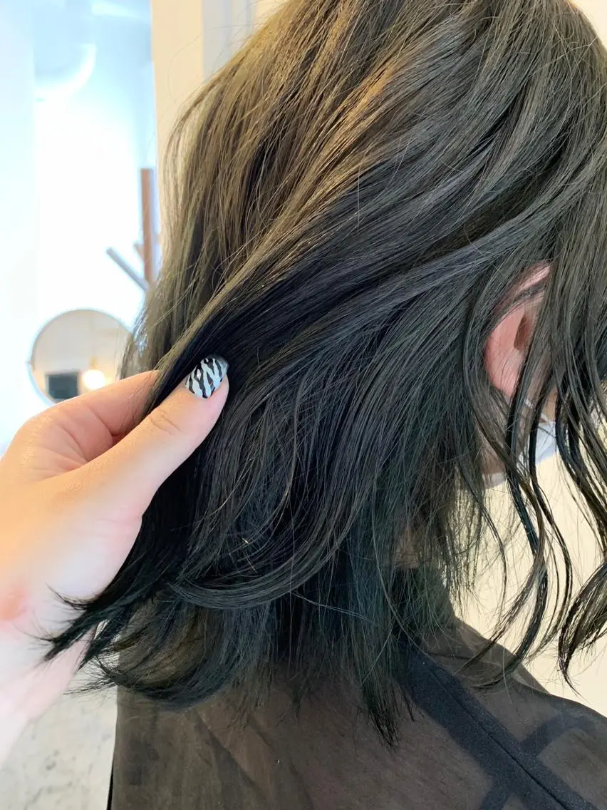 ミディアム カラー 安藤 佑衣のヘアスタイル