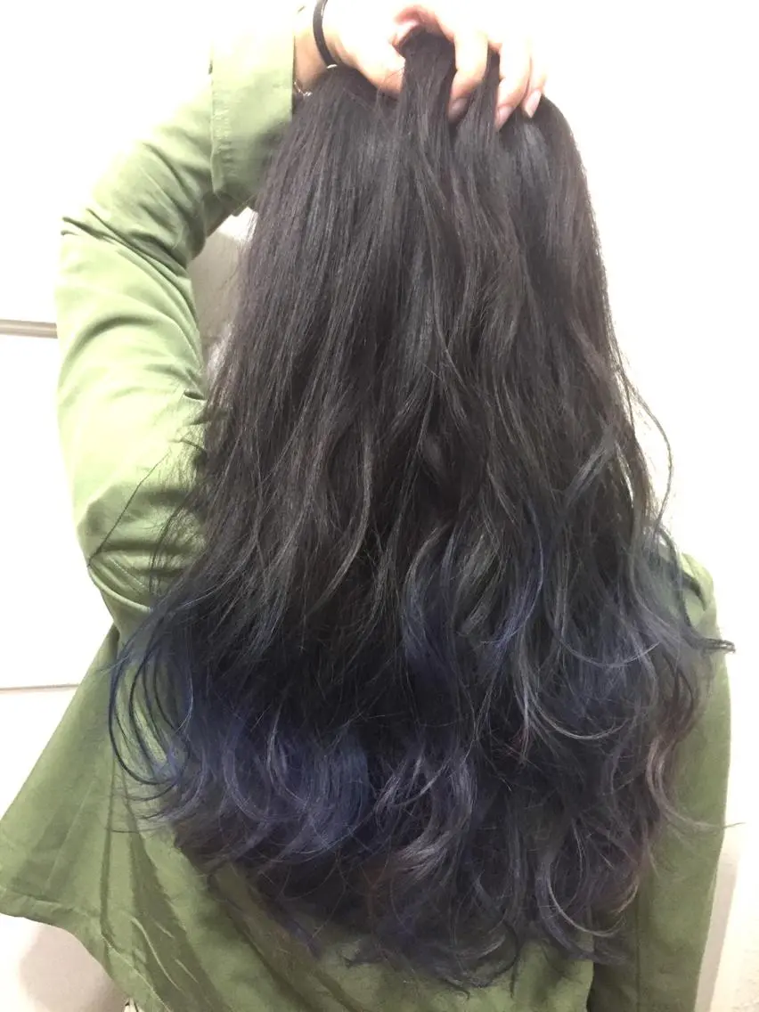 ミディアム セミロング ロング カラー ブルーカラー グラデーションカラー 若杉 諒のヘアスタイル